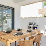 Southbay Apartment *